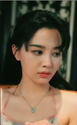 奈何少帅招惹我：一段跨越时代的情感纠葛与命运较量